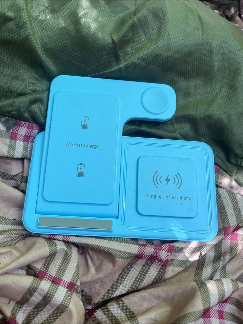 Blue Multi-Device Wireless Charging Dock